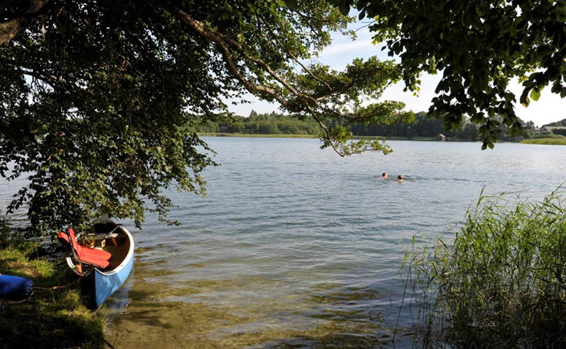 Naturpark Lauenburgische Seen Schleswig-Holstein Aufgaben Ziele Freizeit Naturliebhaber Schutzgebiete Verband Deutscher Naturparke VDN Naturschutz Erholung See Paddel Kanu